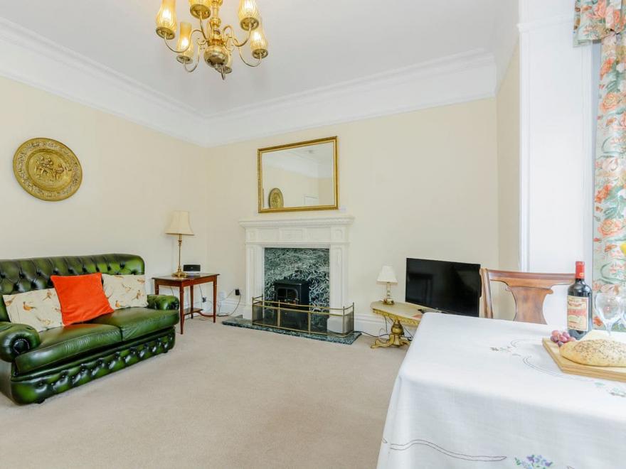 Bakewell's Hidden Treasure - UKC4128