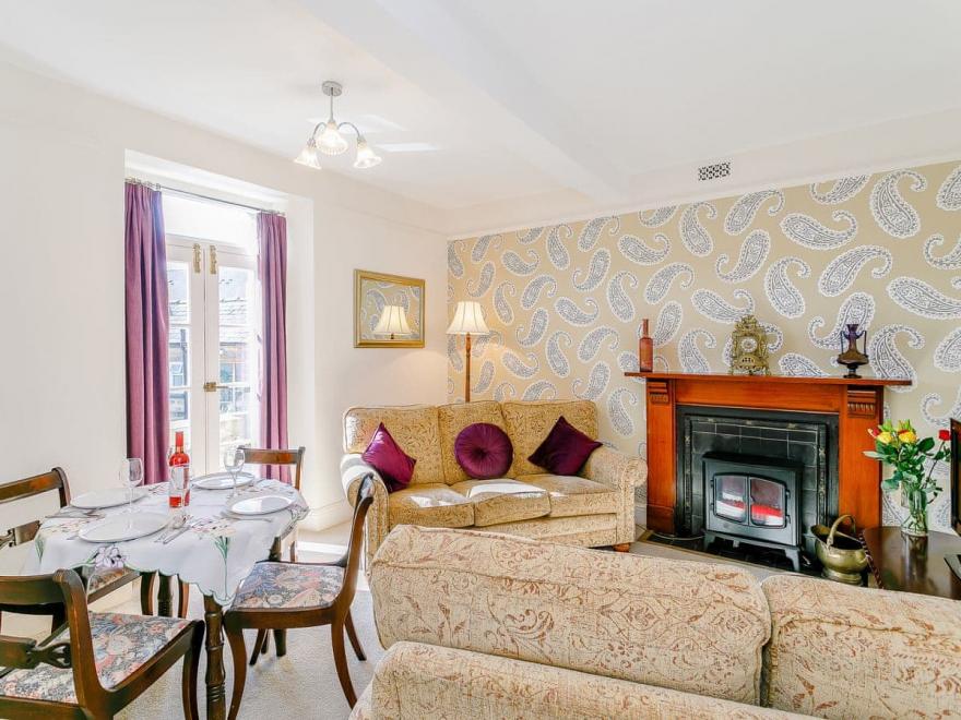 Chatsworth Suite - UKC4130