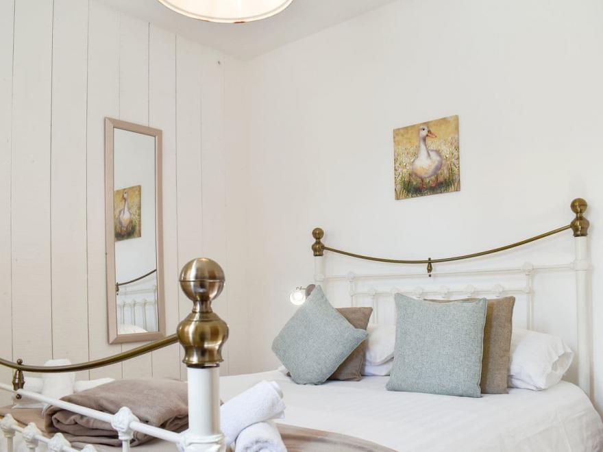 The Nag's Stable - UKC4136