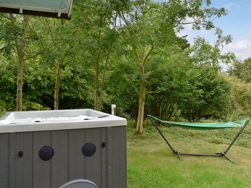 The Art Studio - UKC4137