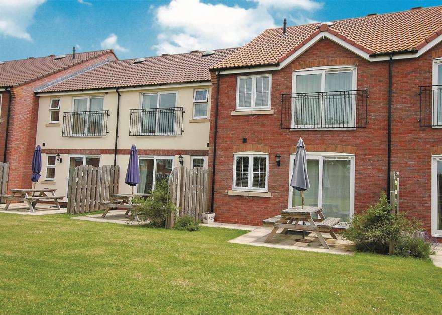 Dragon Fly Cottage - E5492