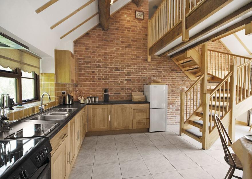 Moat Cottage - E5481