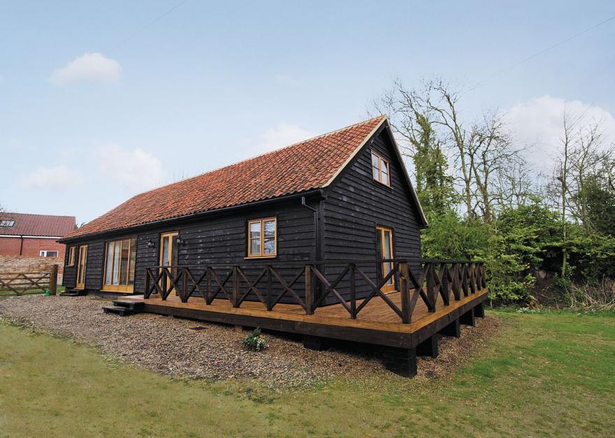 Moat Cottage - E5481