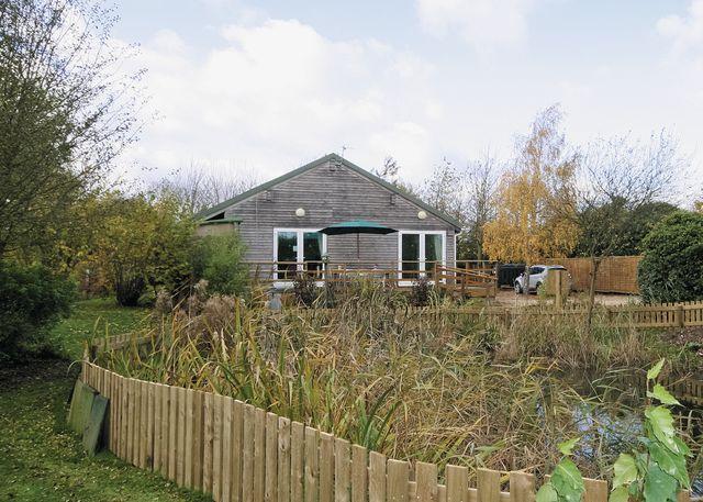 Hidden Garden Cottage - E5543
