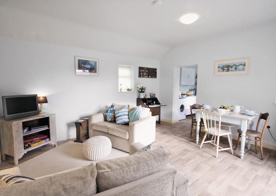 Shrimp Cottage - E5415