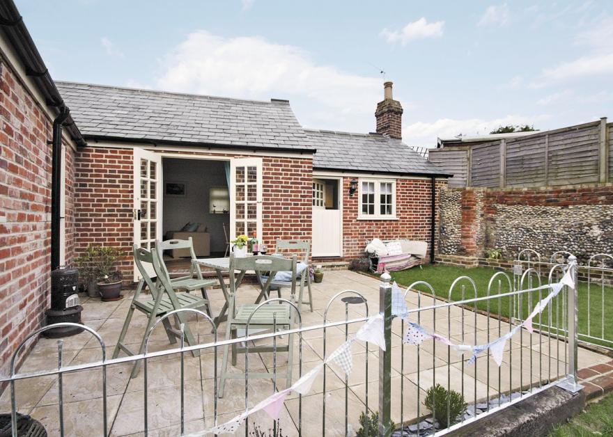 Shrimp Cottage - E5415