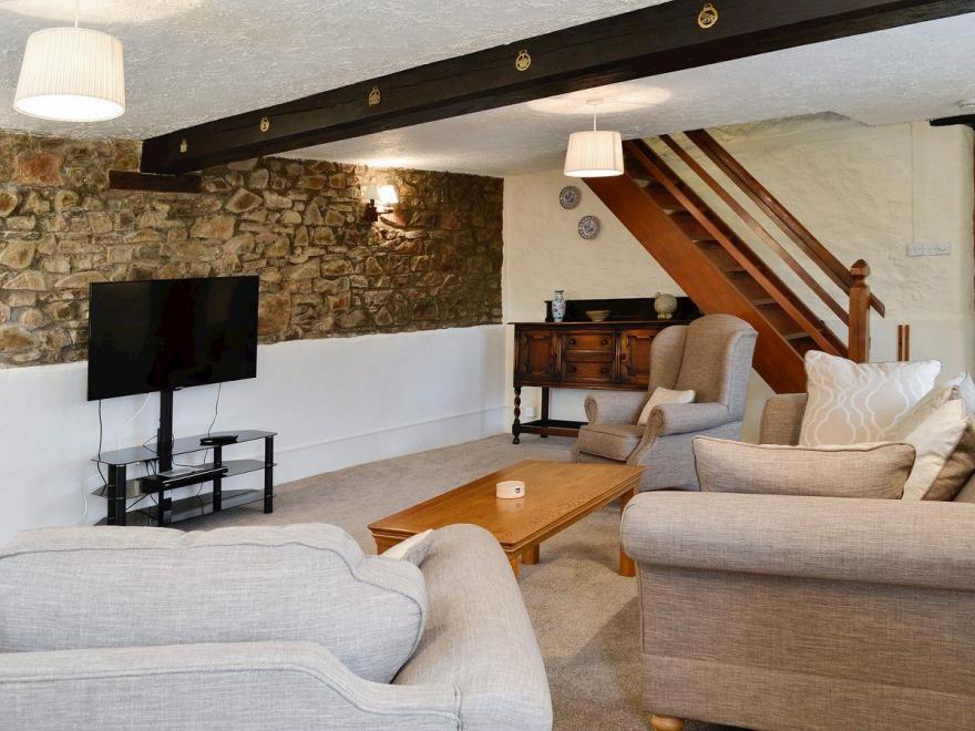 Cider Cottage - E5576