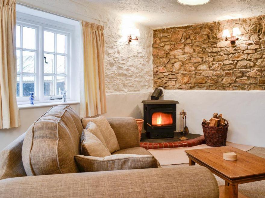 Cider Cottage - E5576