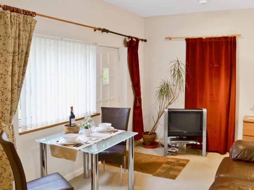 The Garden Cottage - E5368