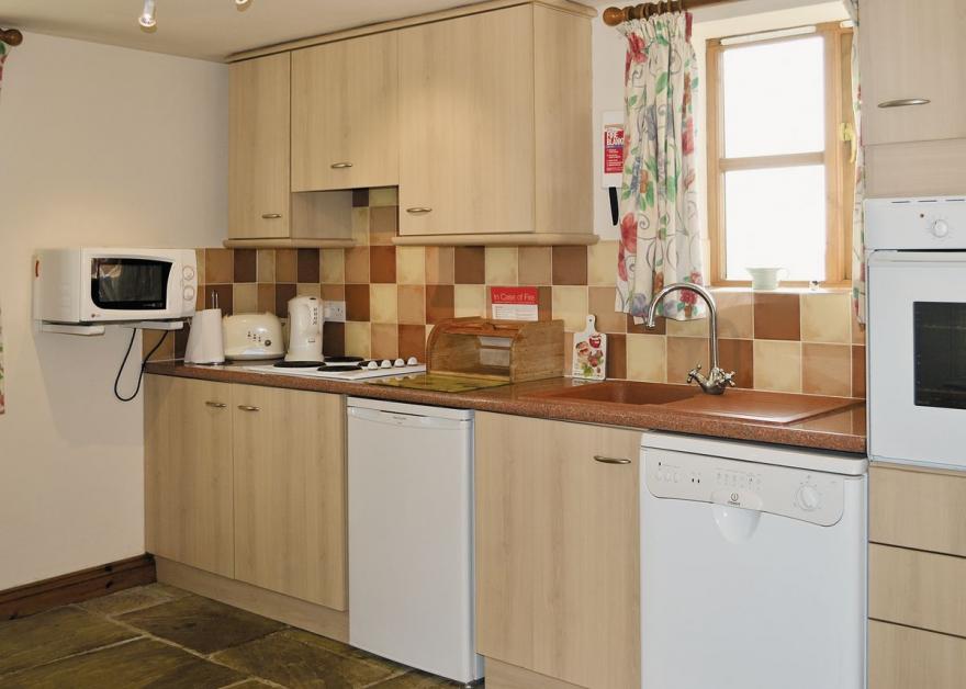 Dusty's Stable - E4751