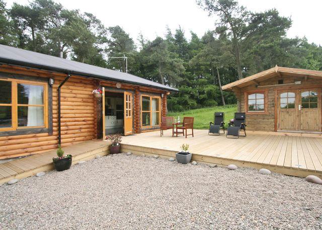 Ashknowe Log Cabin - S4590