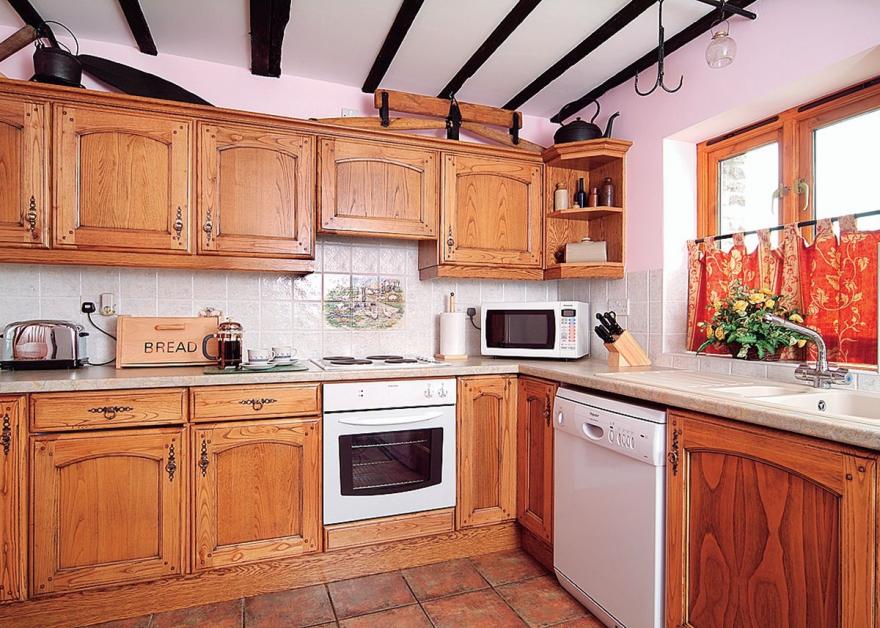 Rafters Barn - E2064