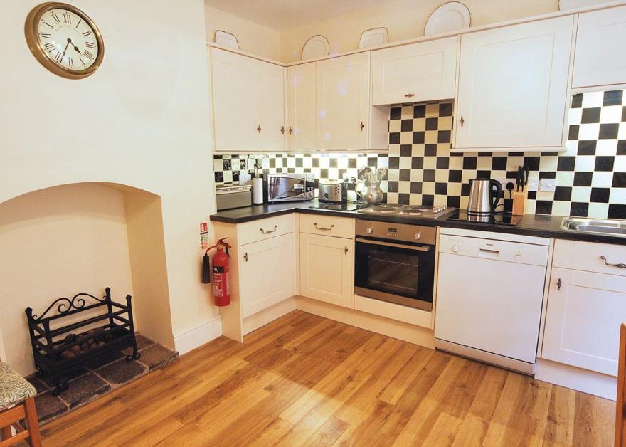 Berwyn Stationmasters House - HW7641