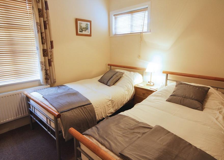 Berwyn Stationmasters House - HW7641