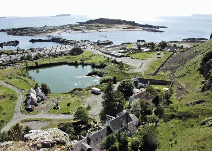 Misty Isles Cottage - S4577