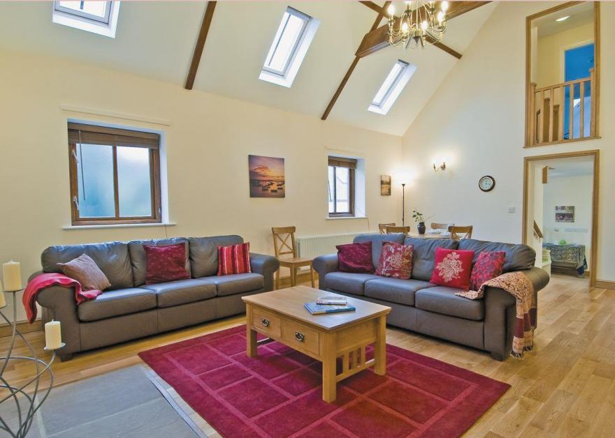 Dairy Cottage - E5279