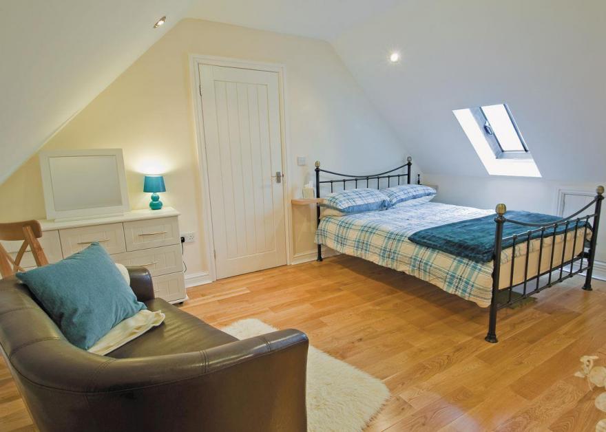 Dairy Cottage - E5279