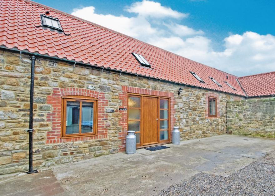 Dairy Cottage - E5279