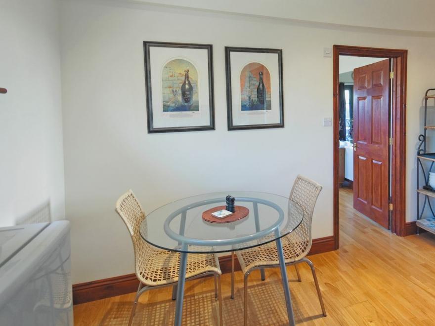 Treacle Den at The Treacles - E5275