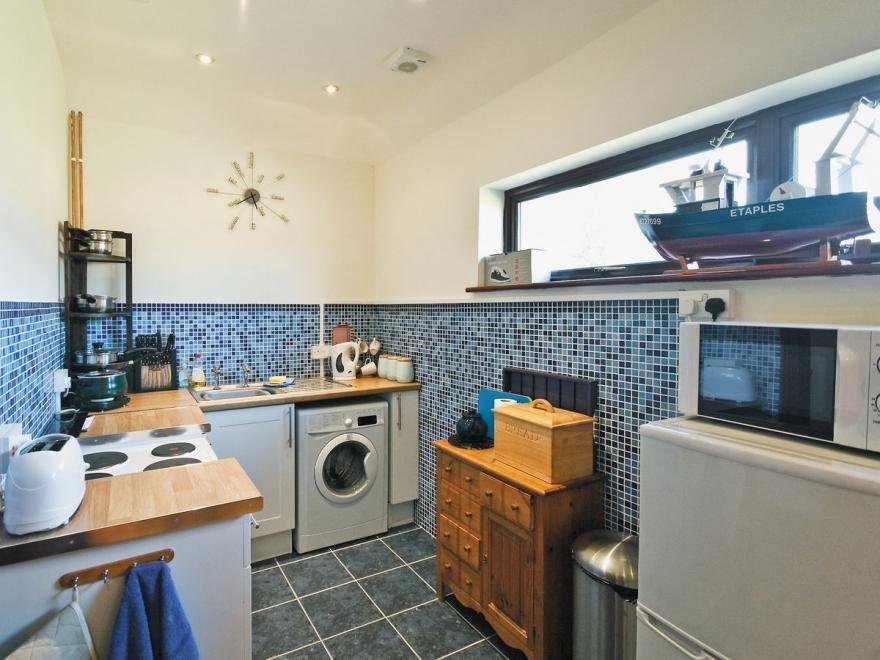 Treacle Den at The Treacles - E5275