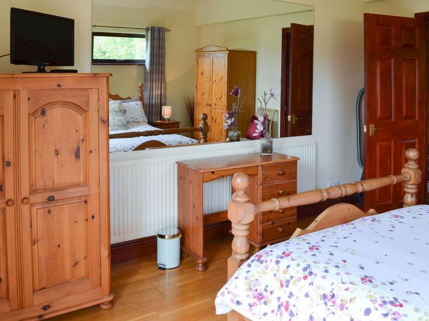 Treacle Den at The Treacles - E5275