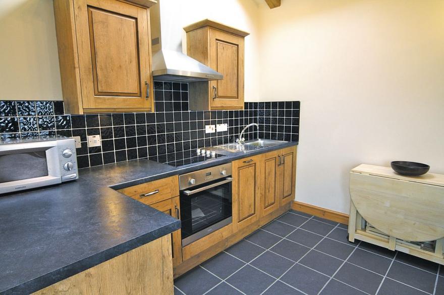 Ciliau Isaf - HW7680