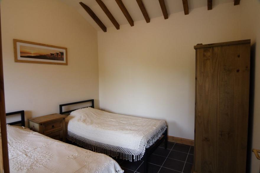 Ciliau Isaf - HW7680