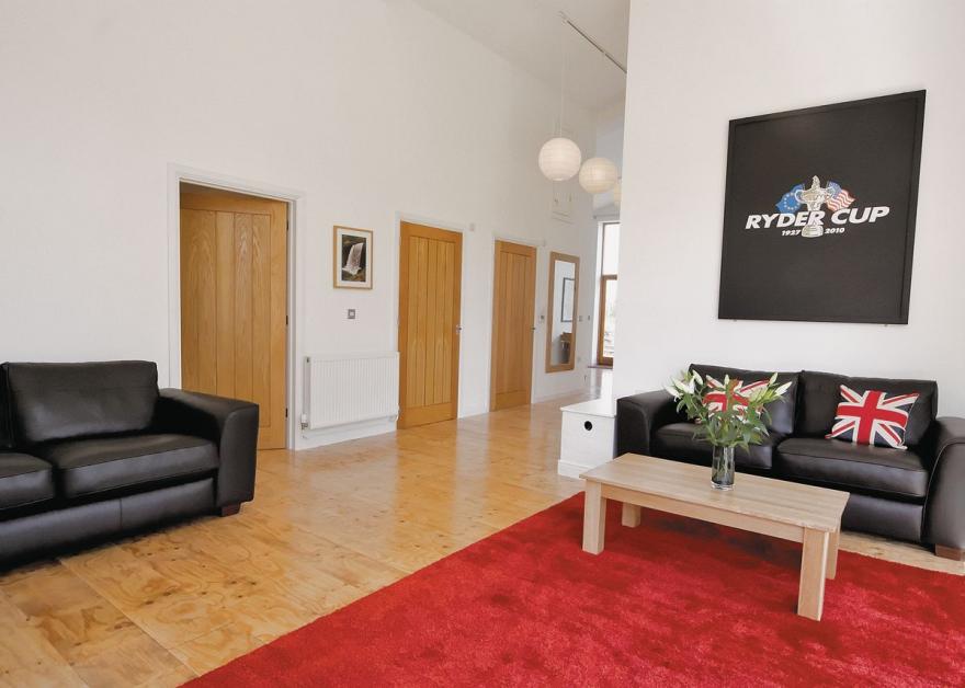 Yew Tree Barn - HW7737