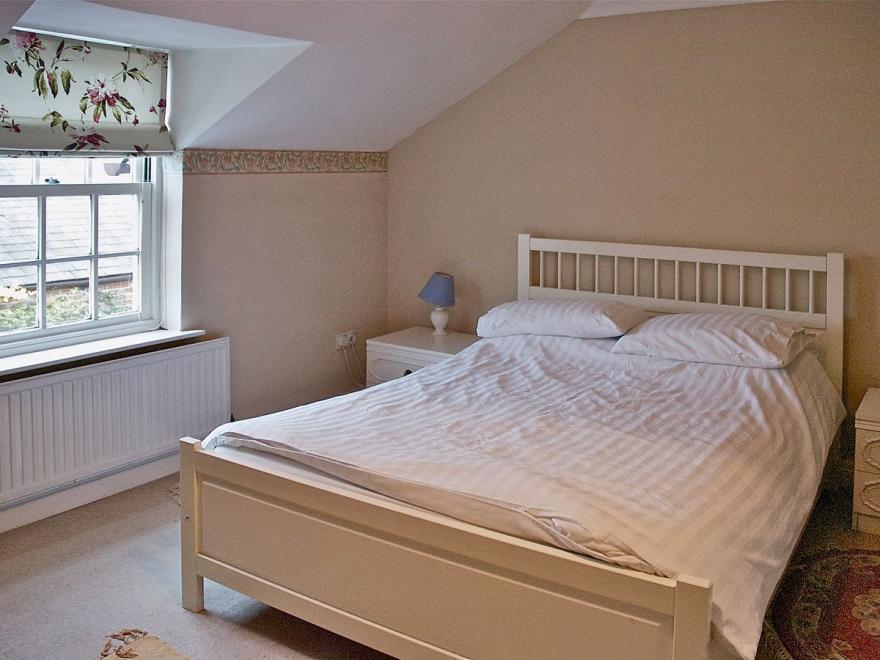 Bella's Cottage-E3651