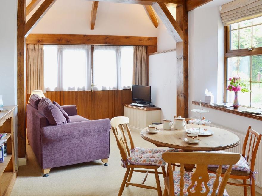 Farrier Cottage - E5268