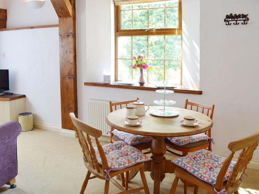 Farrier Cottage - E5268