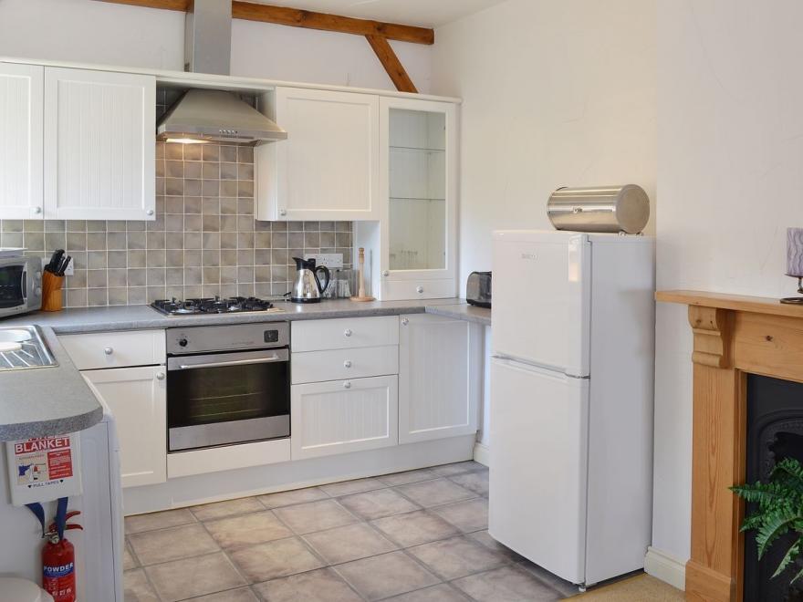 Farrier Cottage - E5268