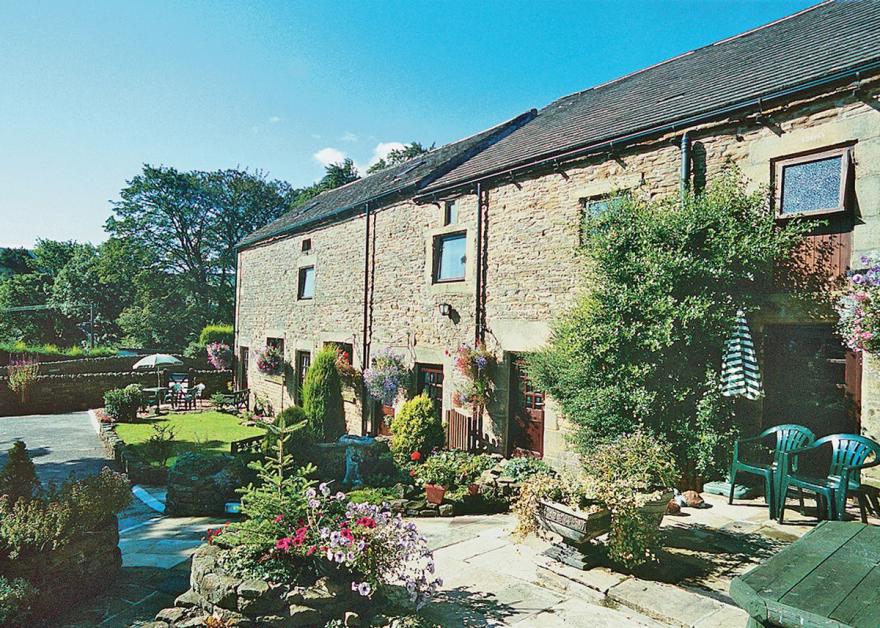 Kinder Court - E1671