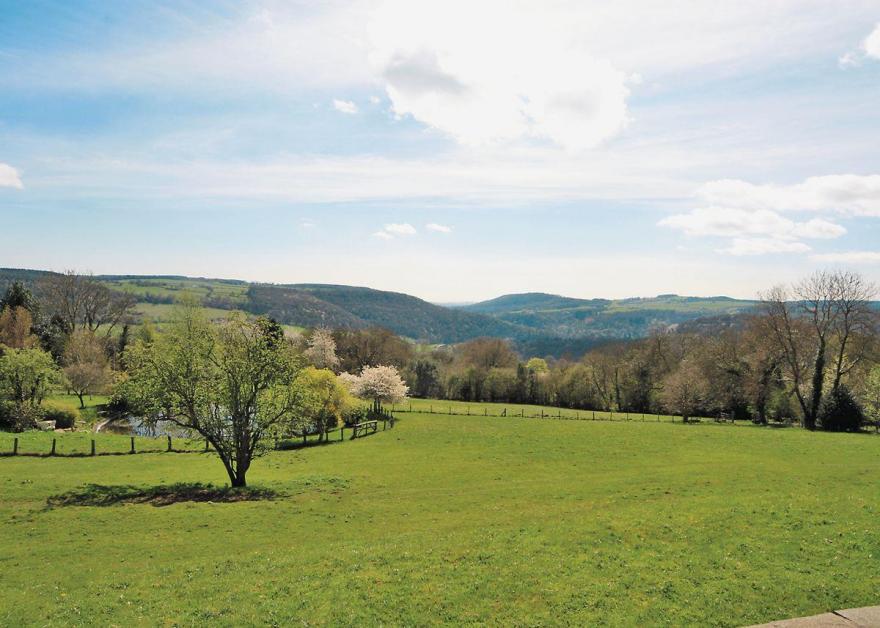 Spring Cottage - HW7734