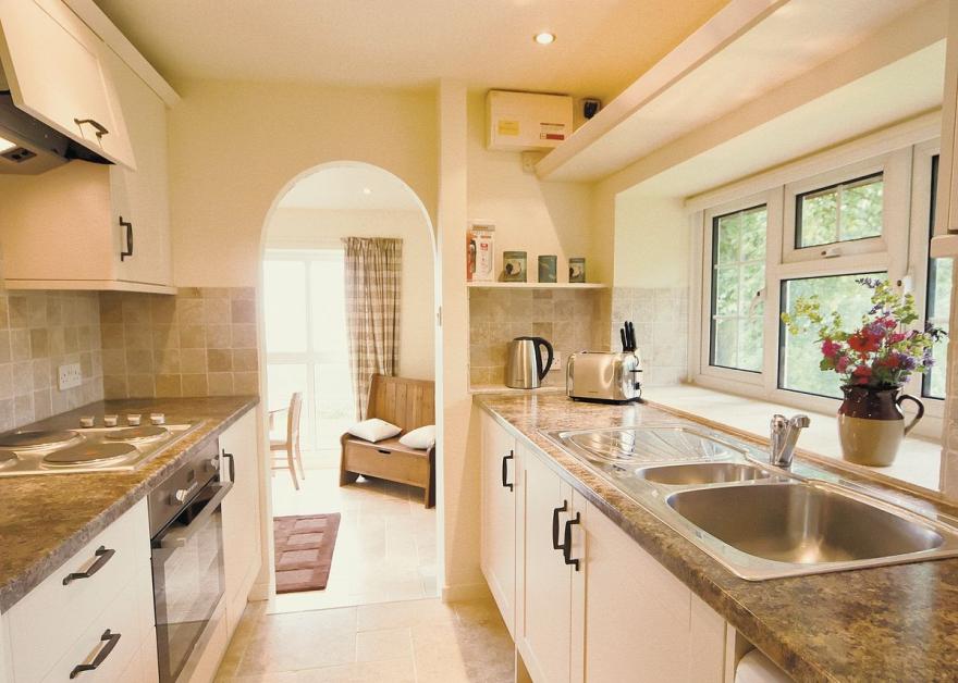 Spring Cottage - HW7734