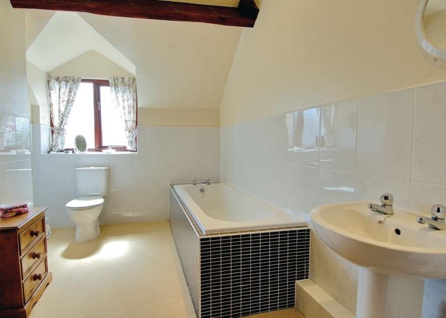 Manor Farm Cottage - E3632