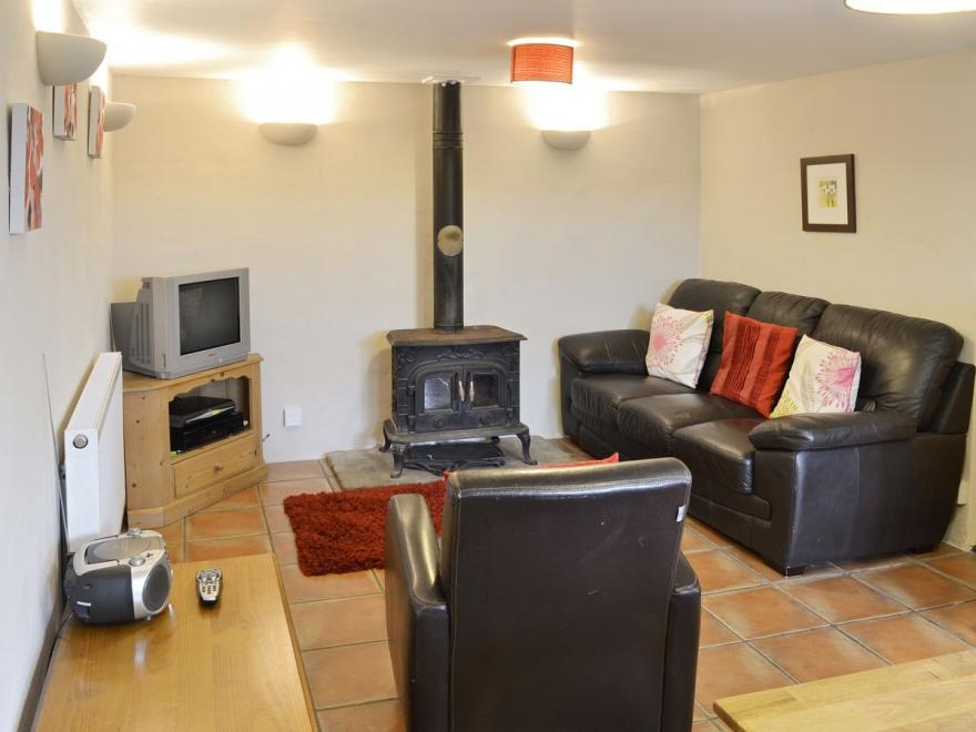 Lakewell Barn - E3448