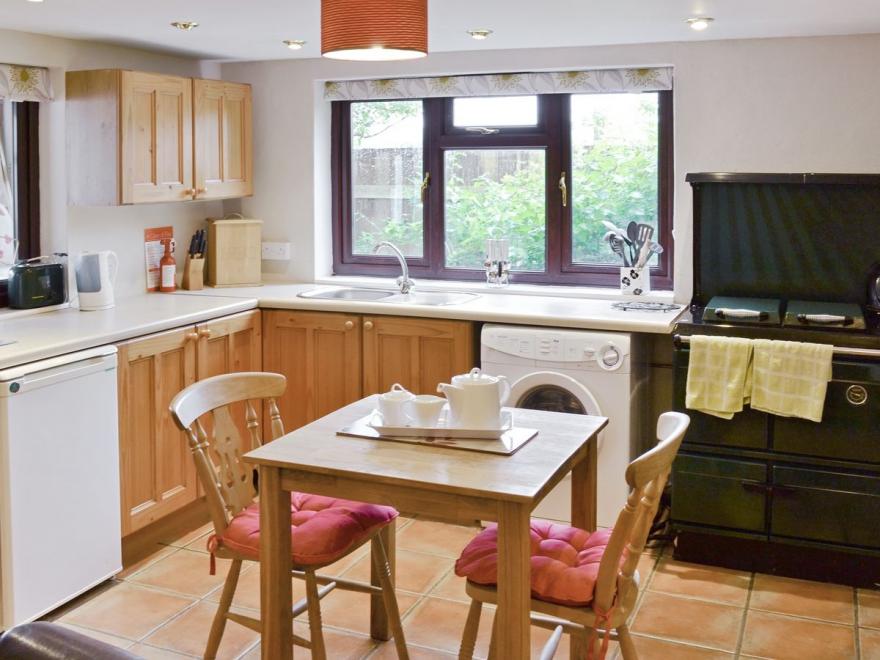 Lakewell Barn - E3448