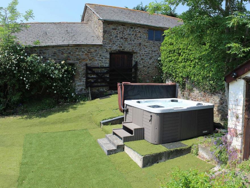 Boundstone Farmhouse