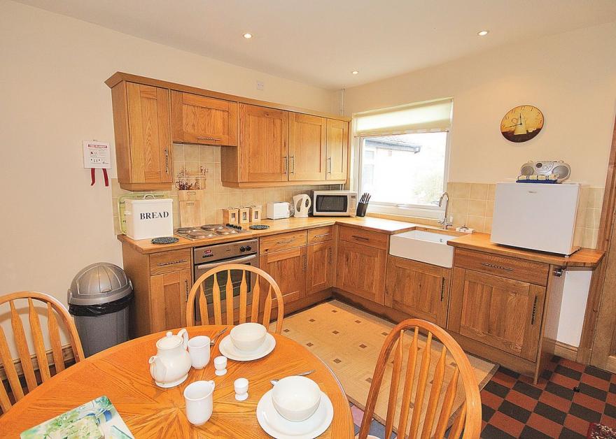 Caldon Canal Cottage - E3975