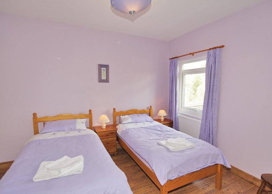 Caldon Canal Cottage - E3975