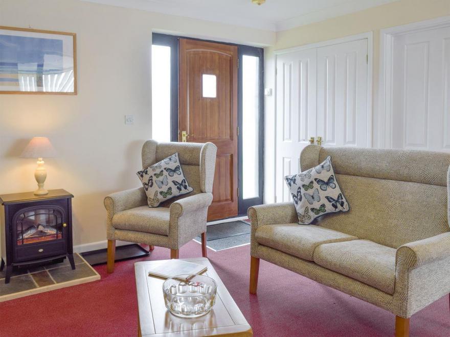 Carol's Cottage - E3043