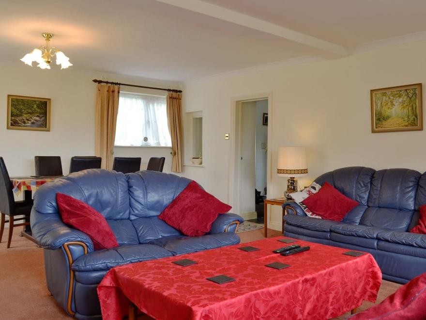 Oak Tree Cottage - E5062