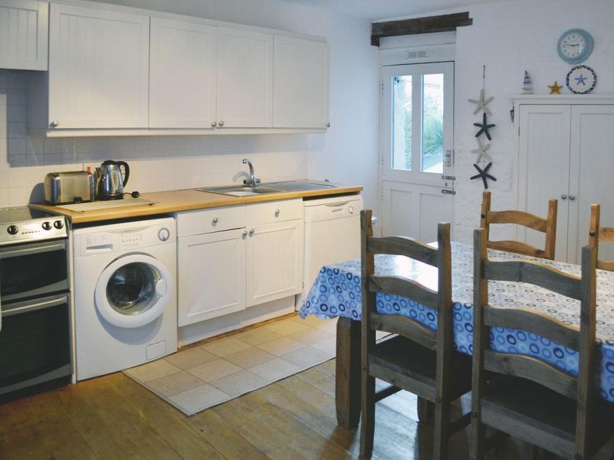 Starfish Cottage - 28125