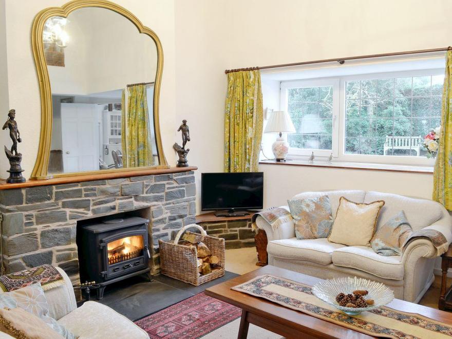 Holly Cottage - 28140