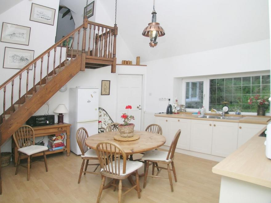 Holly Cottage - 28140