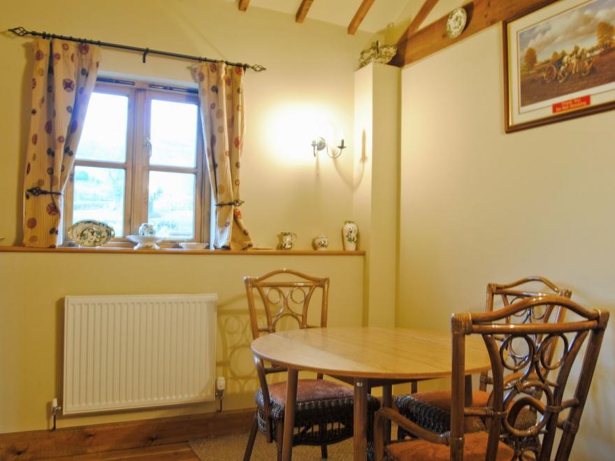 Cefn Colwyn Barn - 28198