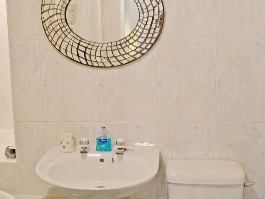 Challan Hall Mews - 28202