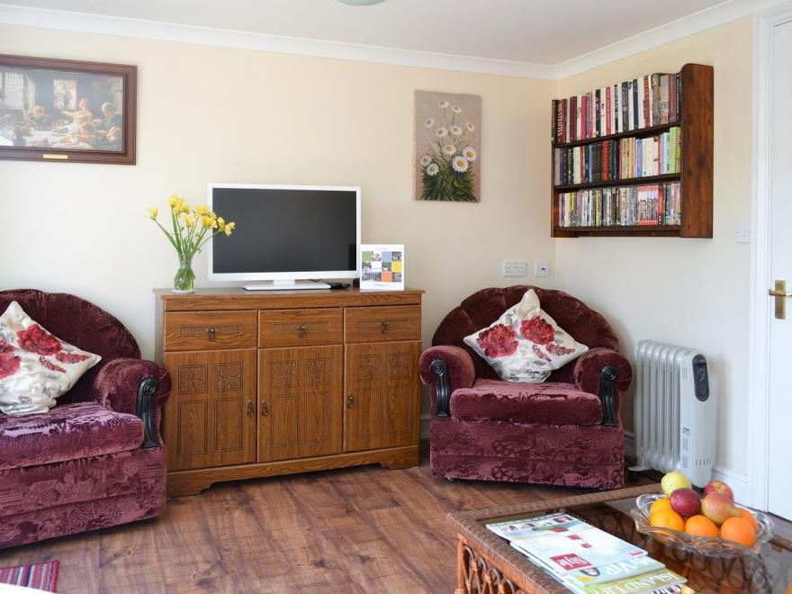 Daisy's Cottage Annexe - 28240