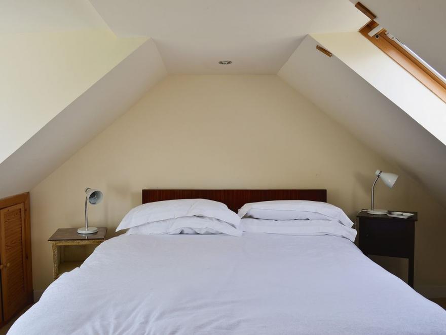 Achavalich Cottage- 28330